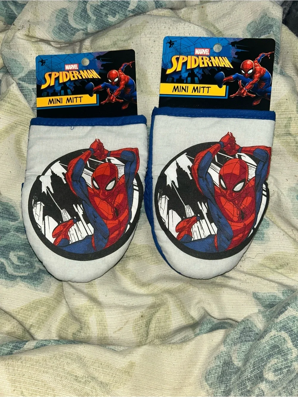 Marvel Spider-Man Oven Mitts